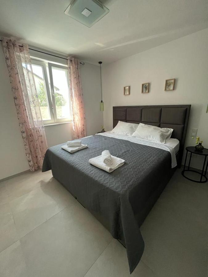 Haus Dalmatia With Heated Pool Lejlighed Bibinje Eksteriør billede